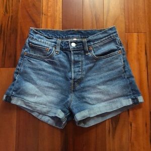 Levi’s high-rise wedgie cuffed shorts